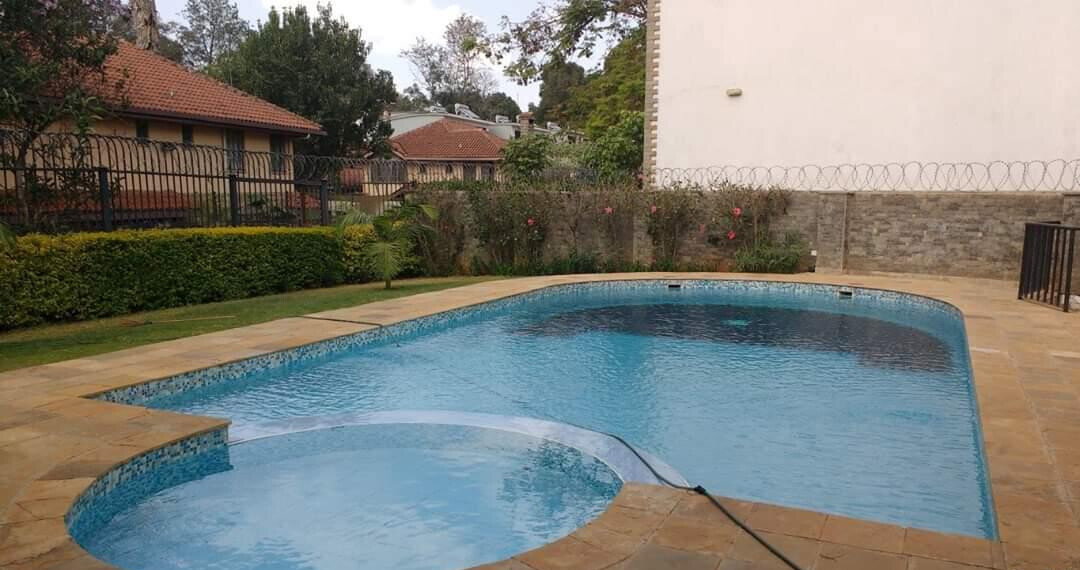 5-Ensuite Townhouse with Private Garden & Pool Access - Westlands