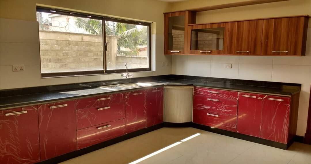 5-Ensuite Townhouse with Private Garden & Pool Access - Westlands