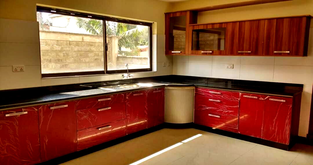 5-Ensuite Townhouse with Private Garden & Pool Access - Westlands