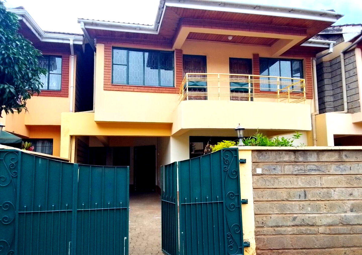5-Bed Townhouse with Private Garden & DSQ - Lavington Near Valley Arcade