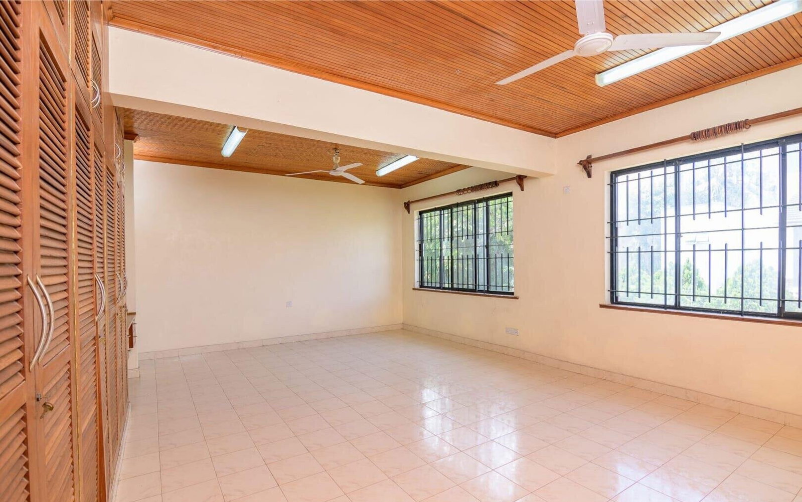 4BR Townhouse in Exclusive 4-Unit Gated Estate - Links Road, Nyali
