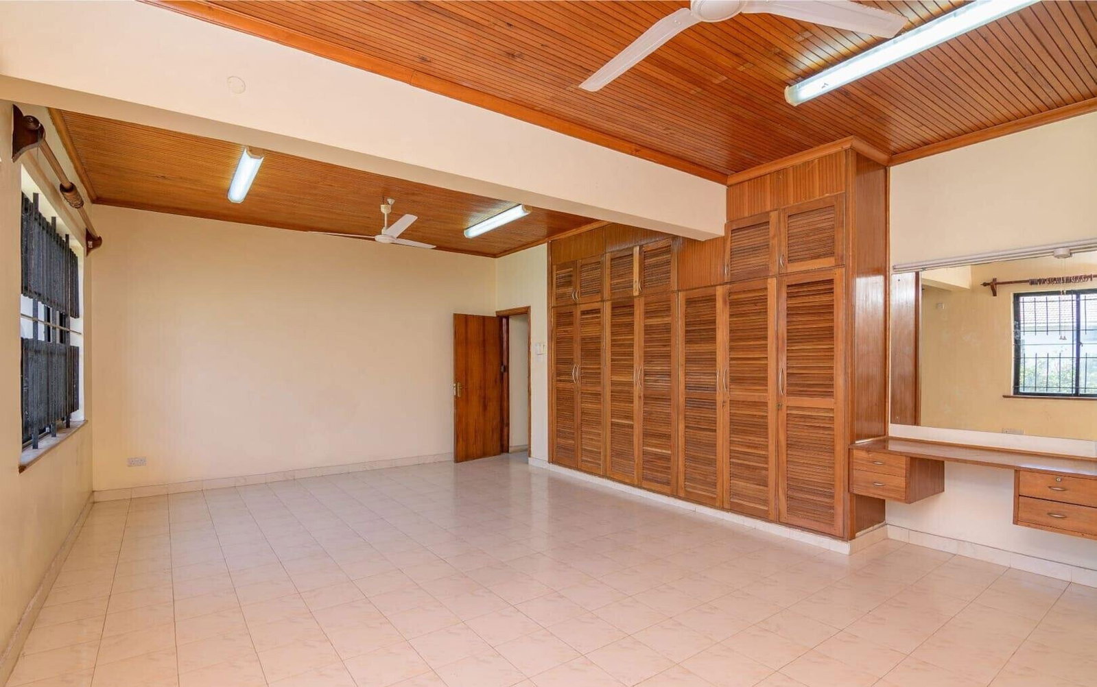 4BR Townhouse in Exclusive 4-Unit Gated Estate - Links Road, Nyali