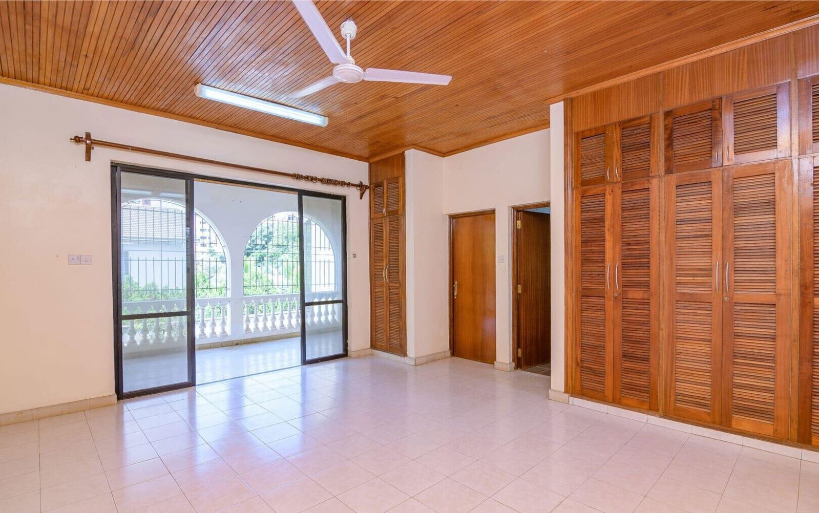 4BR Townhouse in Exclusive 4-Unit Gated Estate - Links Road, Nyali