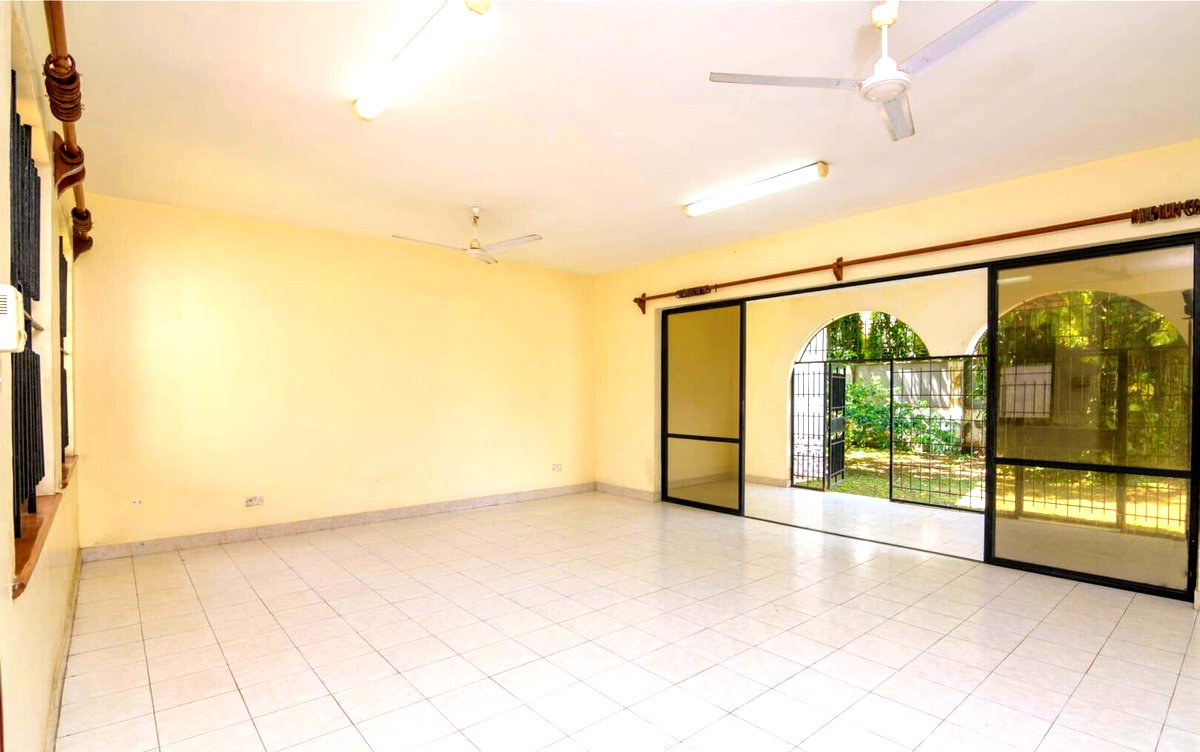 4BR Townhouse in Exclusive 4-Unit Gated Estate - Links Road, Nyali