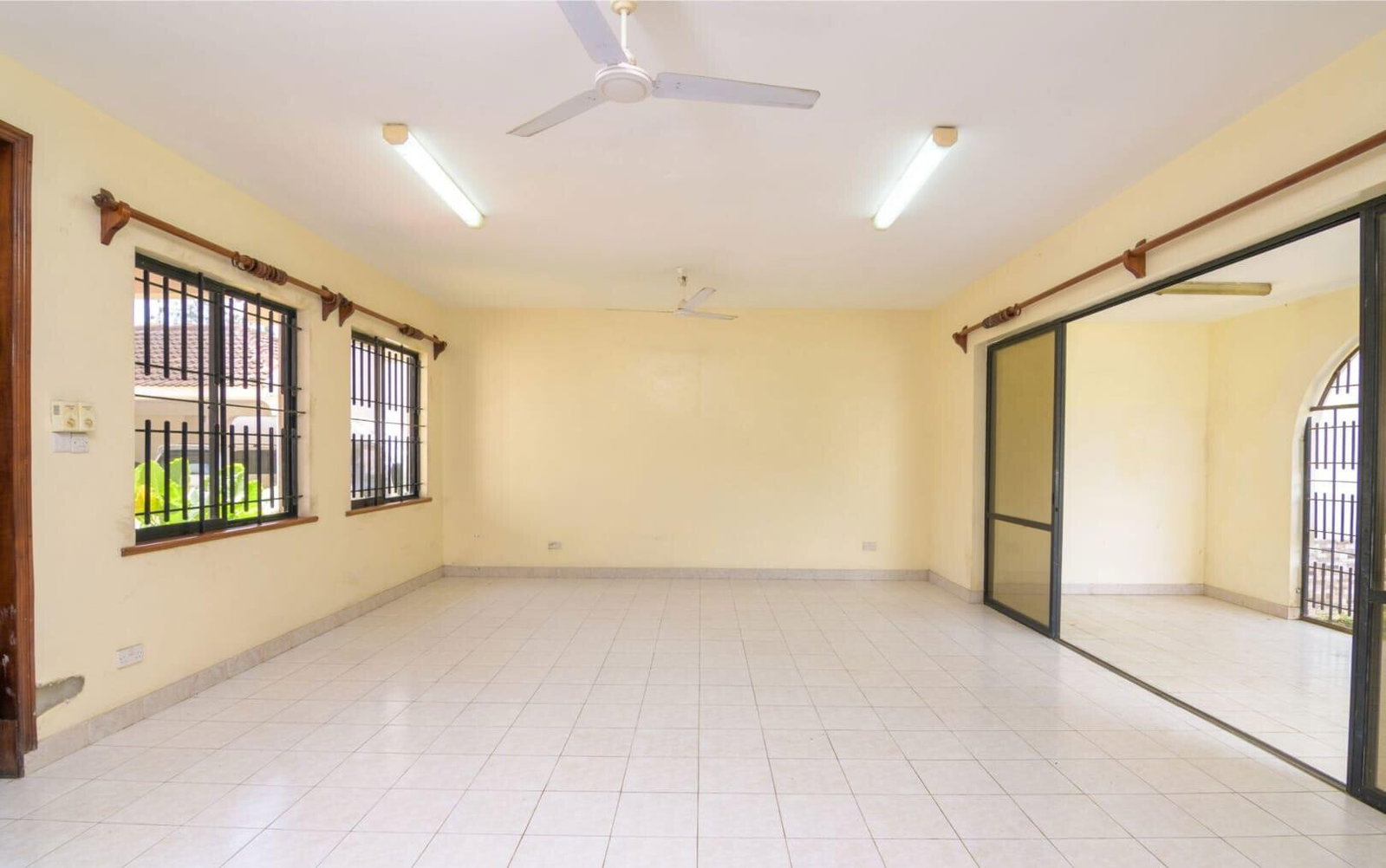4BR Townhouse in Exclusive 4-Unit Gated Estate - Links Road, Nyali
