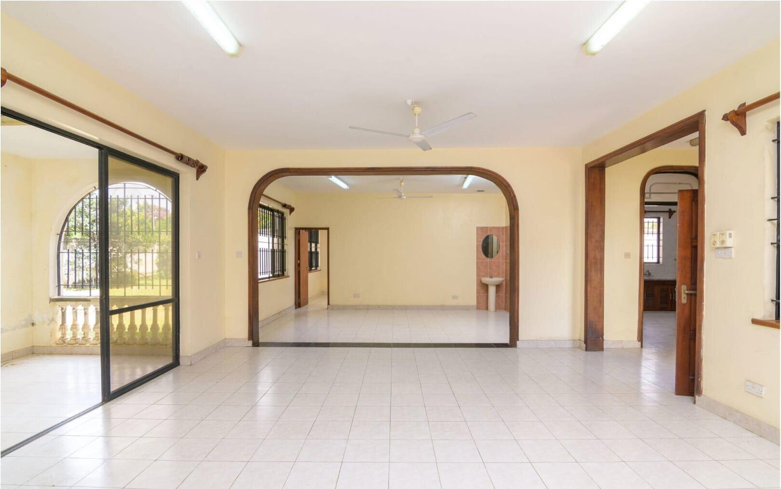 4BR Townhouse in Exclusive 4-Unit Gated Estate - Links Road, Nyali