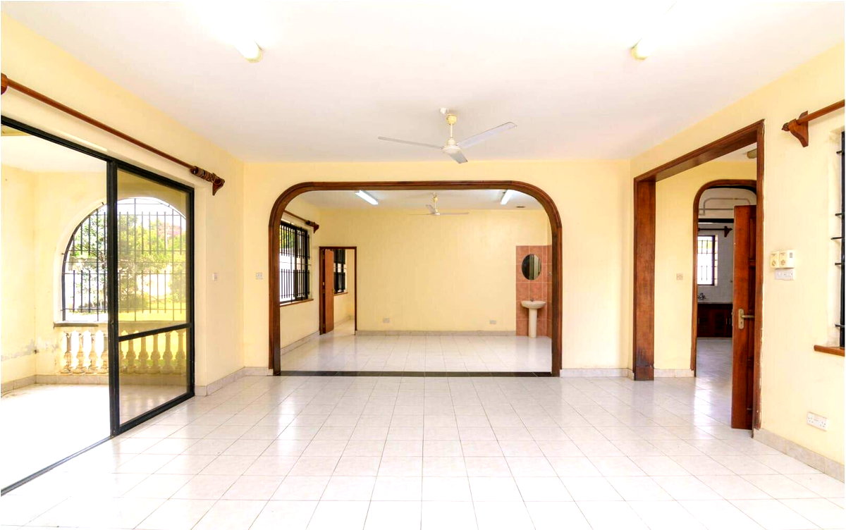 4BR Townhouse in Exclusive 4-Unit Gated Estate - Links Road, Nyali