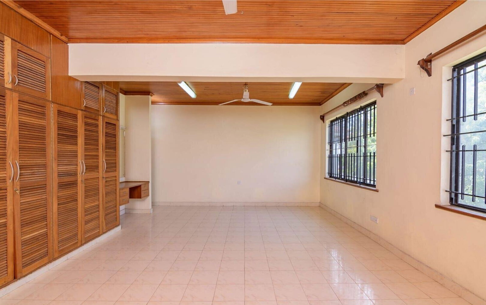 4BR Townhouse in Exclusive 4-Unit Gated Estate - Links Road, Nyali
