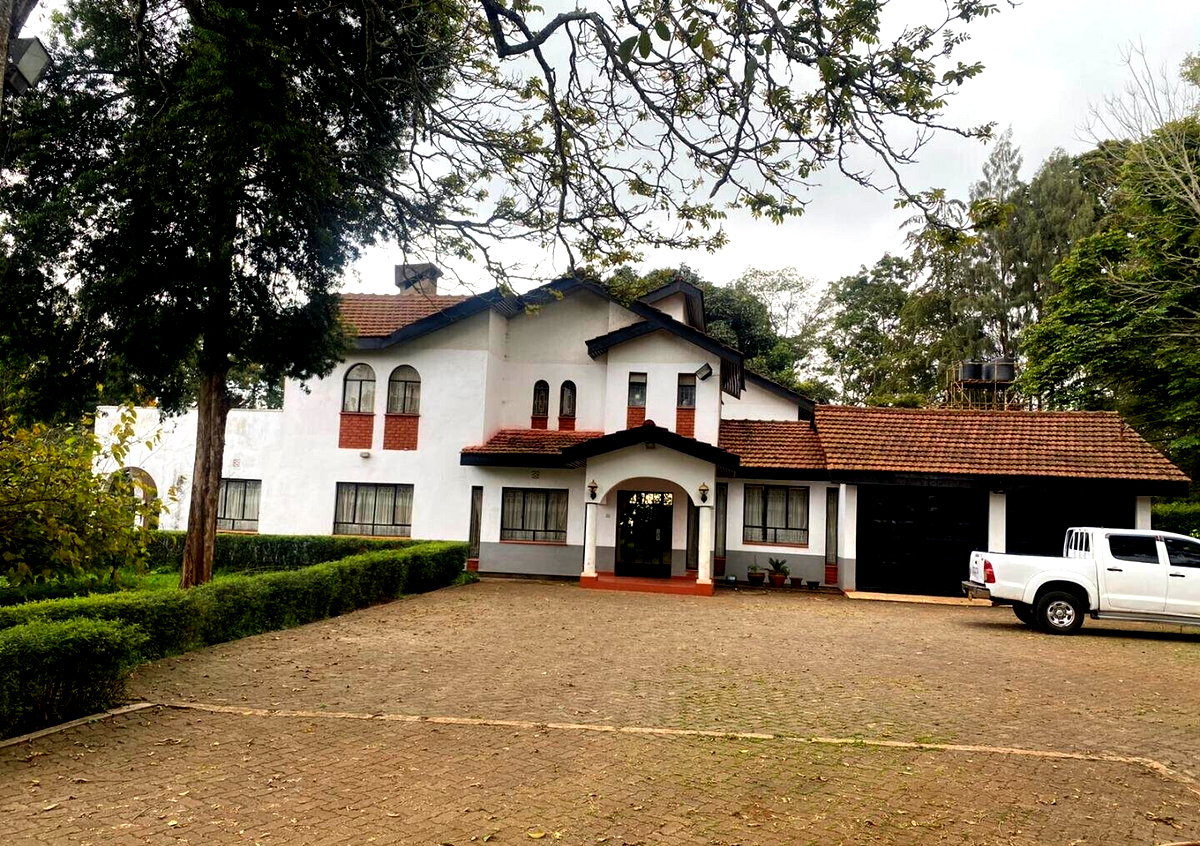 Classic 5-Bedroom Townhouse on 1 Acre with Mature Garden - Tigoni