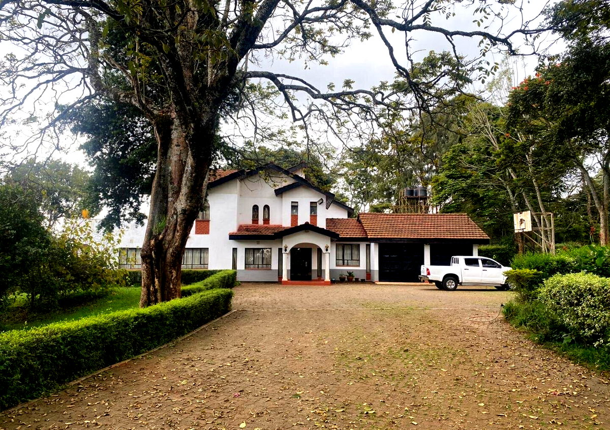Classic 5-Bedroom Townhouse on 1 Acre with Mature Garden - Tigoni