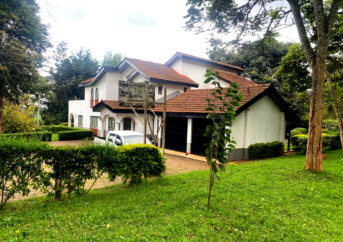 Classic 5-Bedroom Townhouse on 1 Acre with Mature Garden - Tigoni