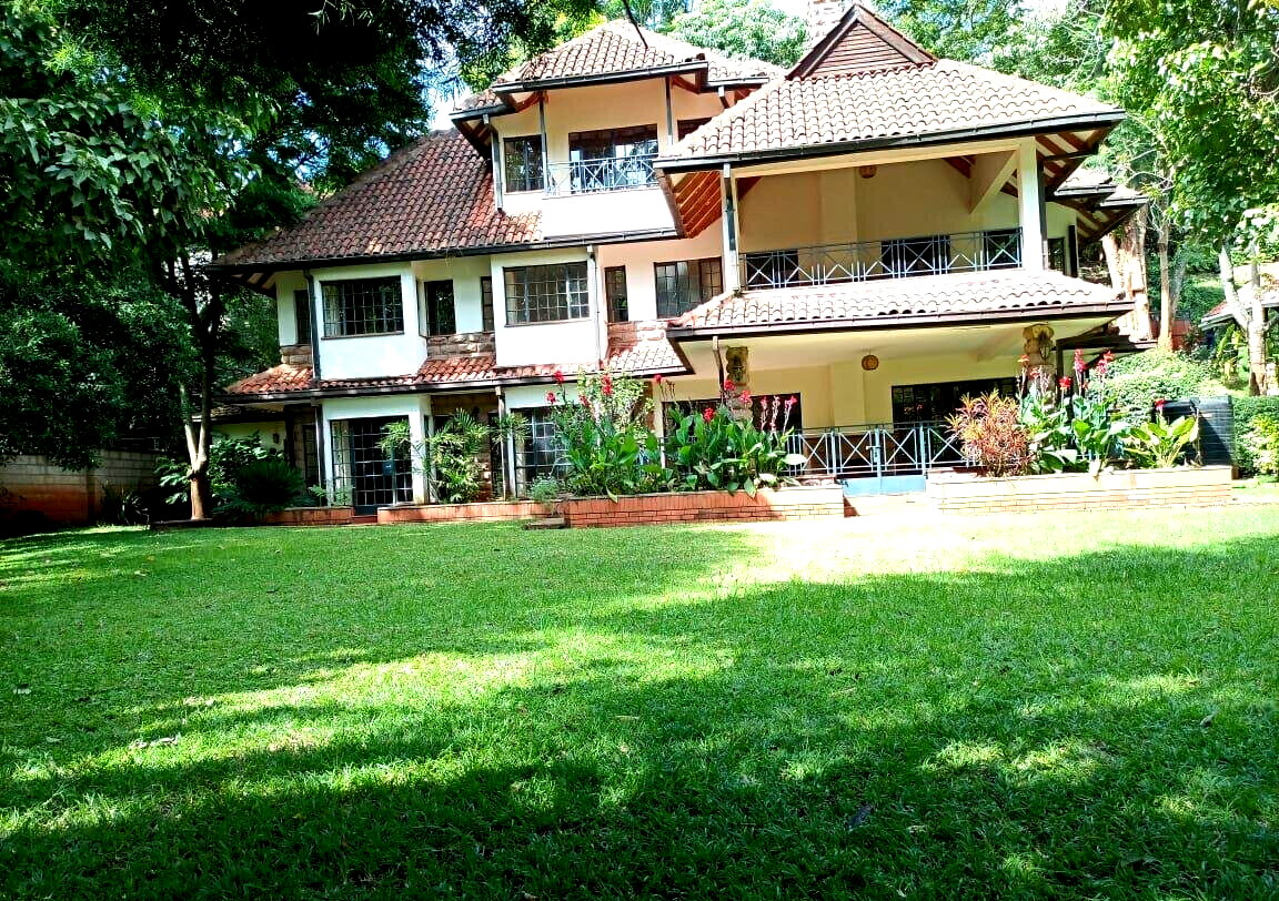 5BR Townhouse with Pool & Generator – Rosslyn Gated Estate
