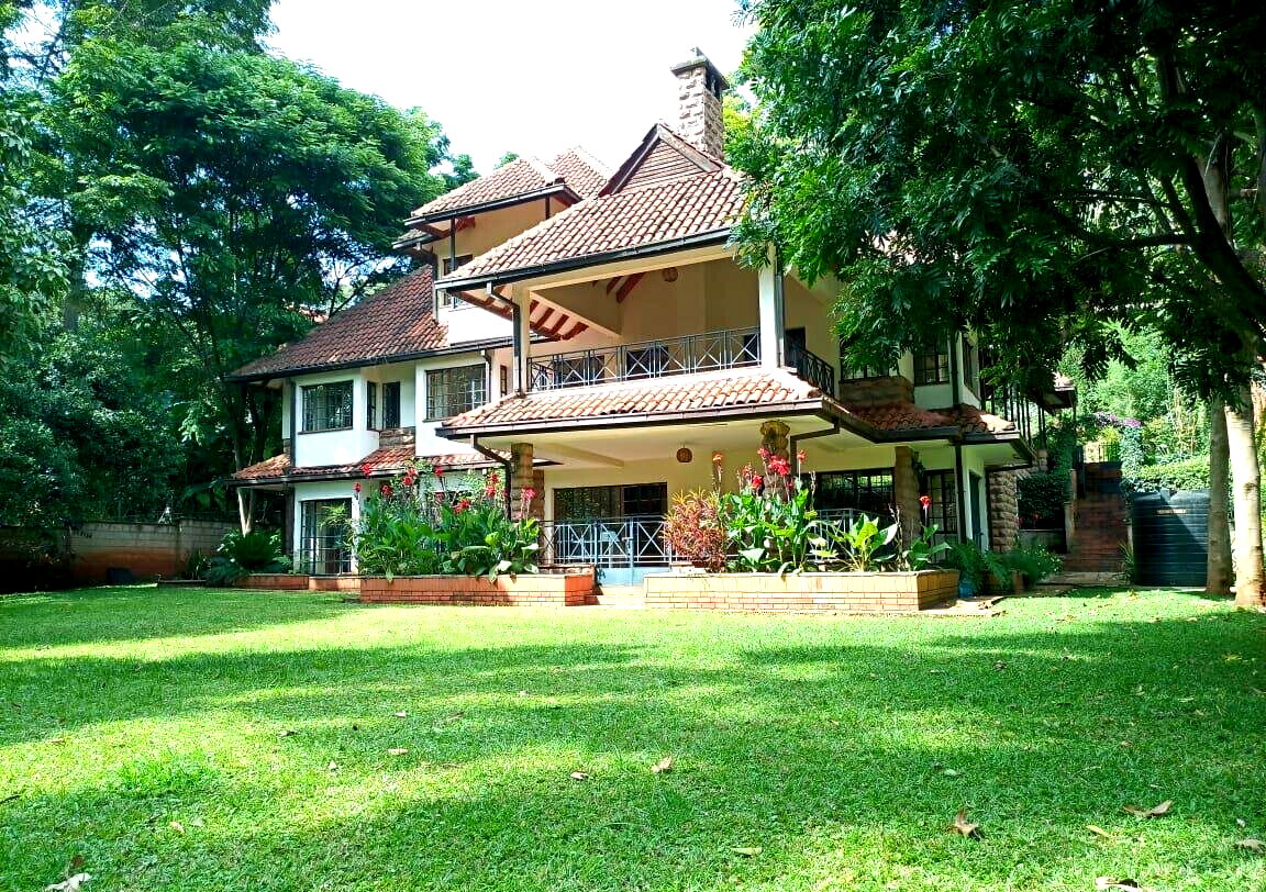 5BR Townhouse with Pool & Generator – Rosslyn Gated Estate