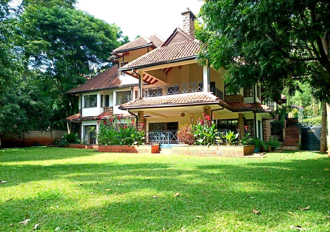 5BR Townhouse with Pool & Generator – Rosslyn Gated Estate