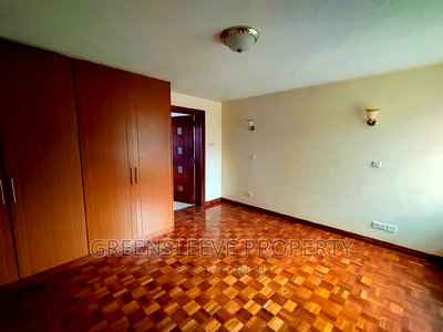 5bdrm Townhouse / Terrace in Hardly, Hardy for rent - Image 3