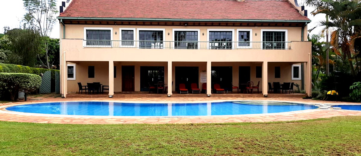 5BR All-Ensuite Townhouse with Fireplace & DSQ - Runda
