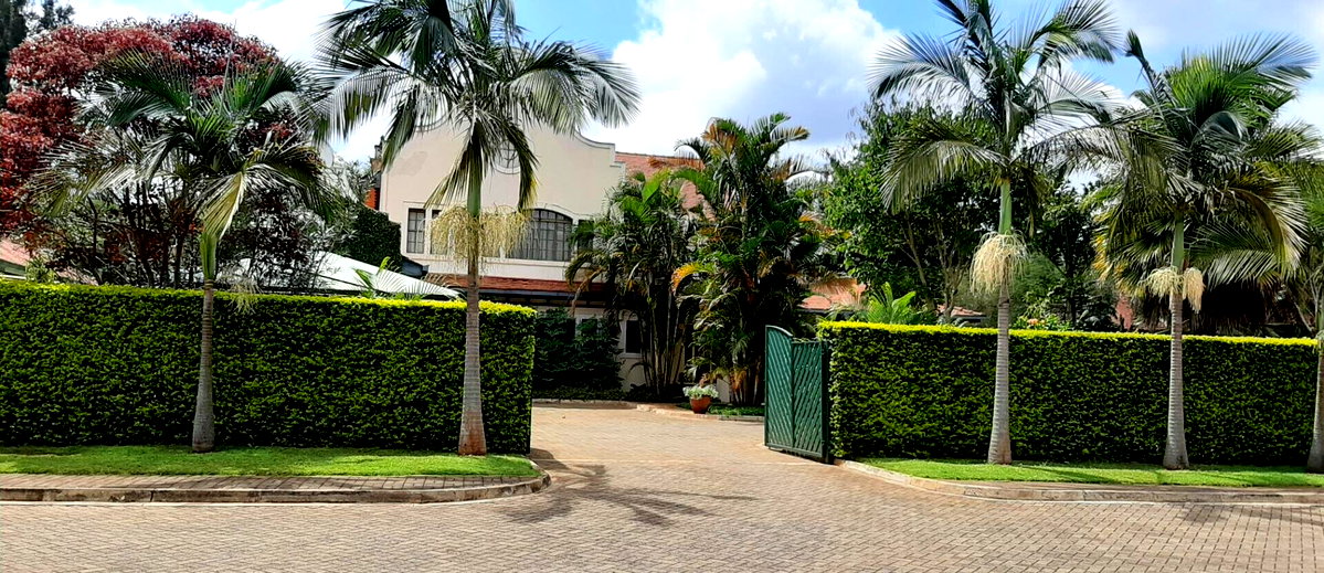 5BR All-Ensuite Townhouse with Fireplace & DSQ - Runda