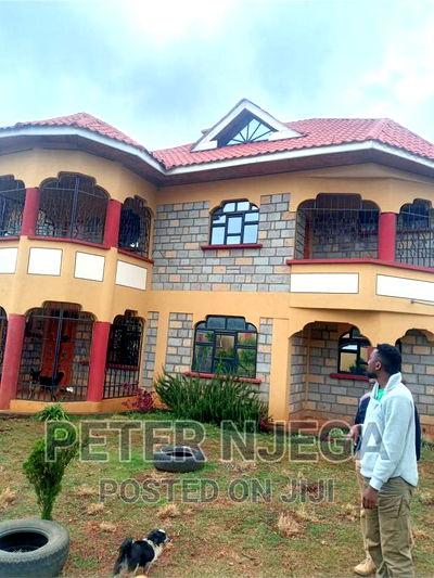 5bdrm Maisonette in Kerwa, Zambezi/Sigona for sale - Image 4