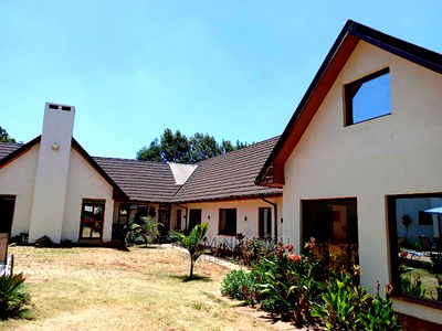 8bdrm Maisonette in Ridgeways for sale - Image 3