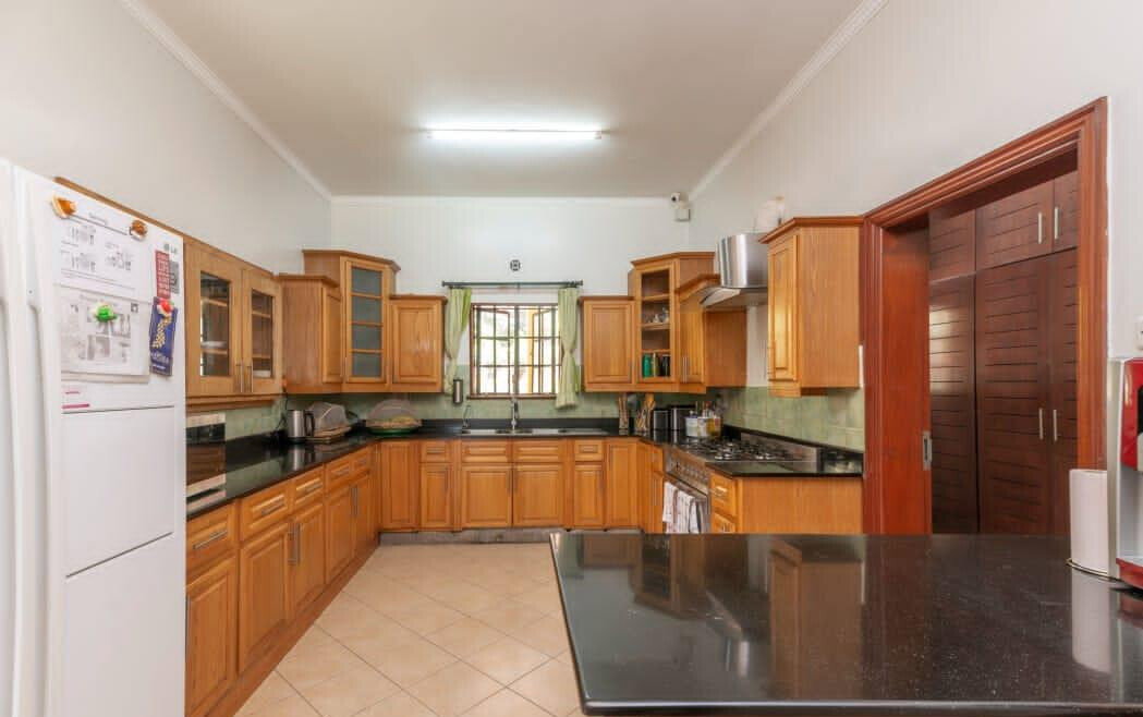 6-Bedroom Villa on 1 Acre with Lush Gardens – Karen Gated Community