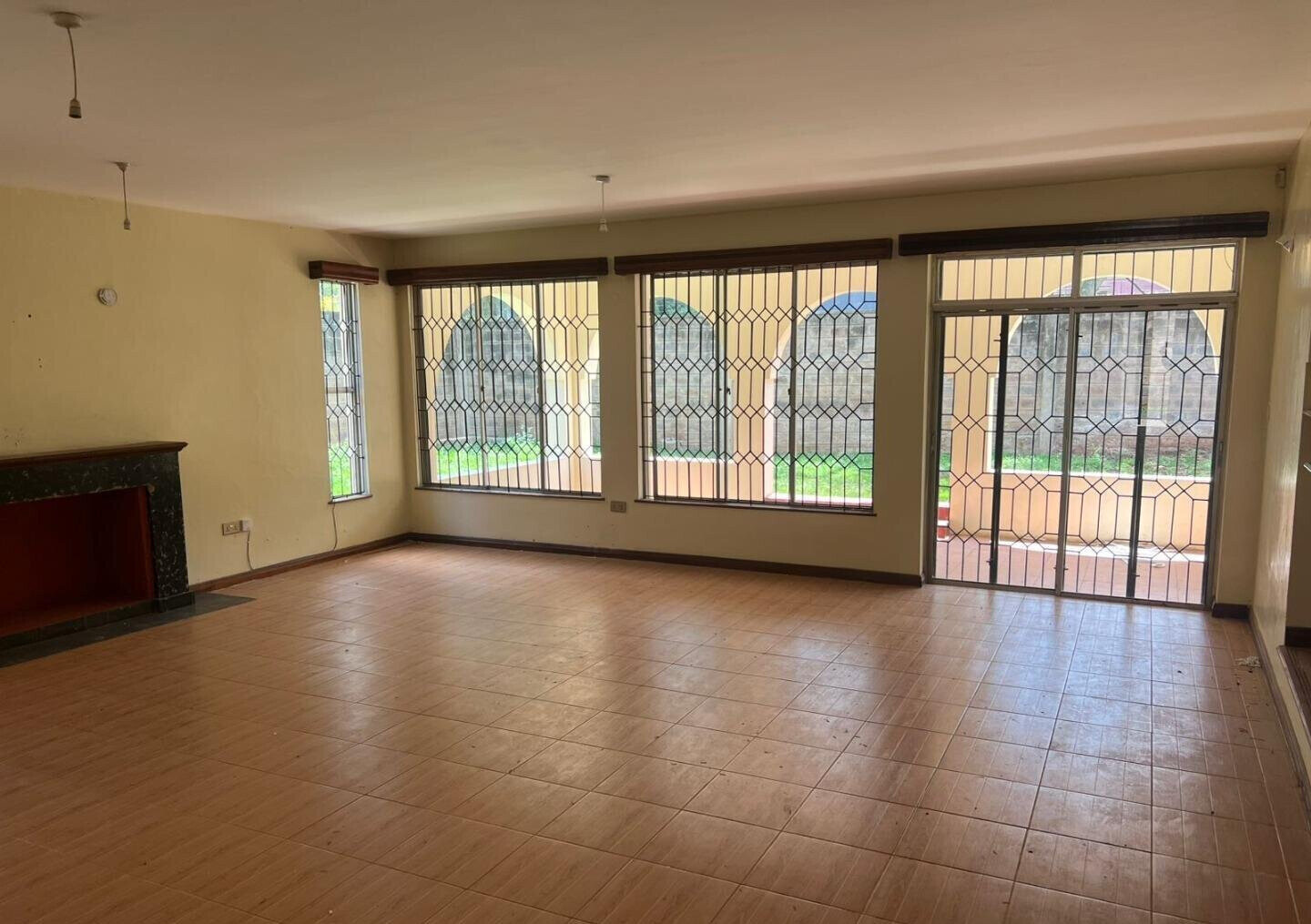 5-Bed Townhouse with Pool & Green Views - Lavington