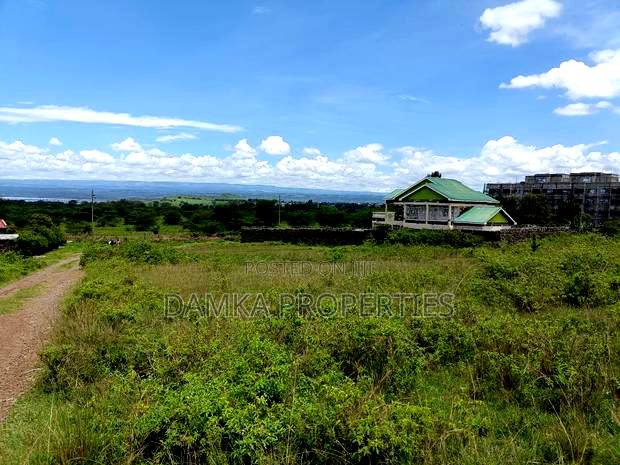1/4 Acre Plot for Sale in Naka Near Naka Primary.