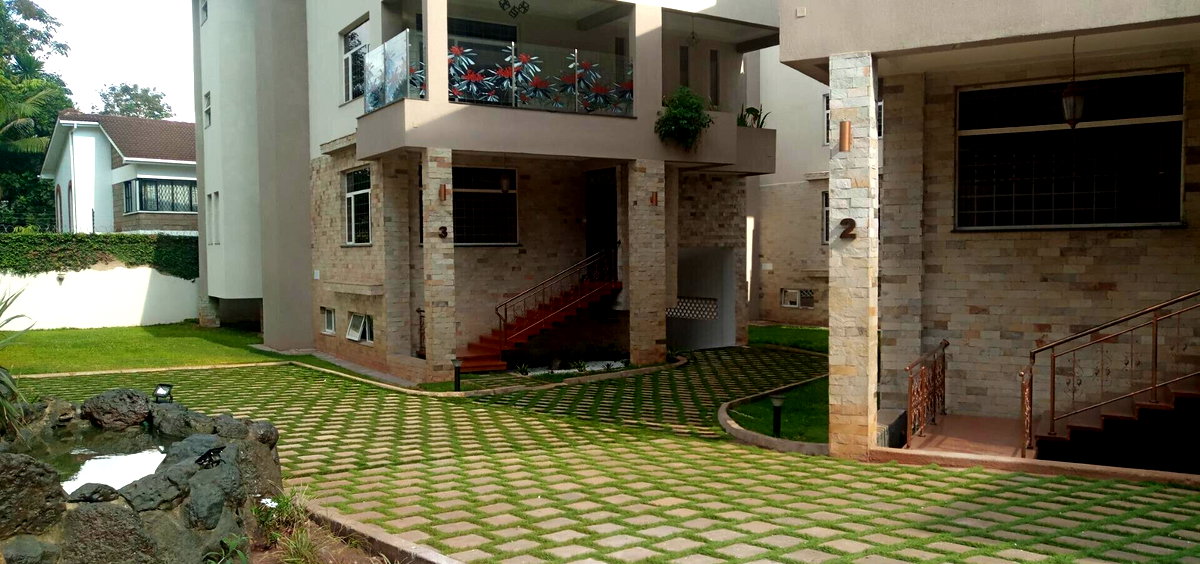 4-Ensuite Townhouse with Cinema & Lift - Spring Valley