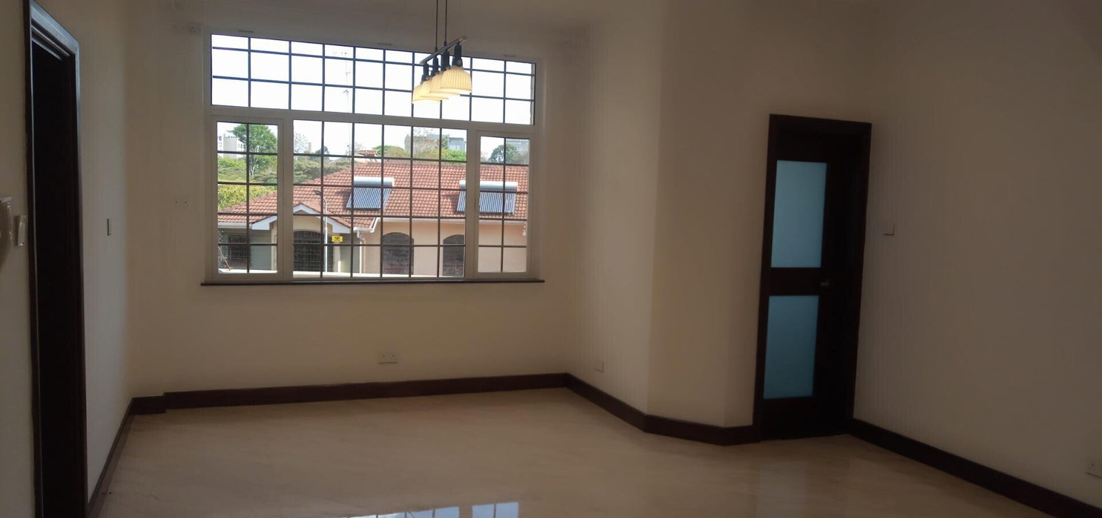 4-Ensuite Townhouse with Cinema & Lift - Spring Valley