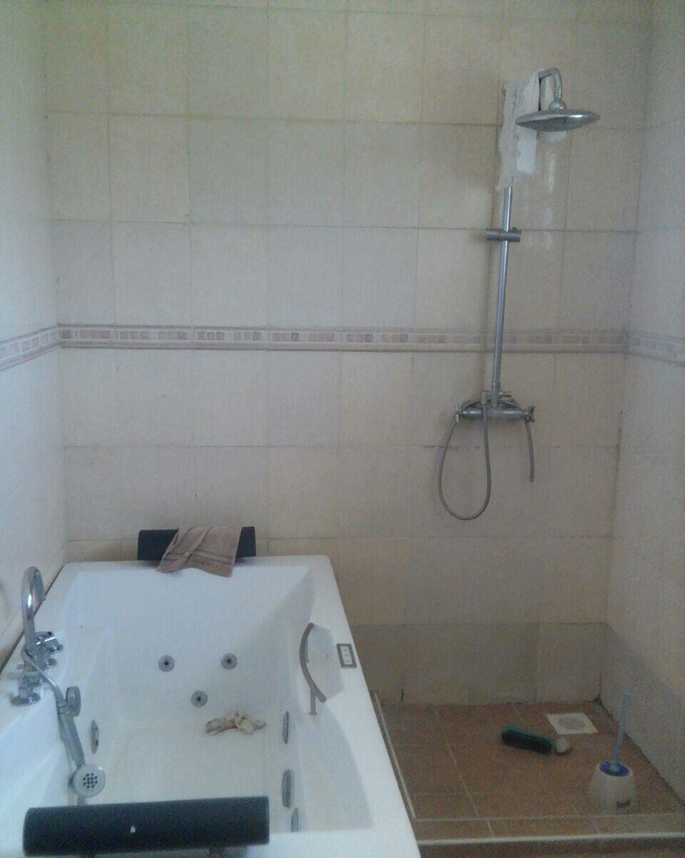5BR Townhouse with Chicken House & 5000L Water Tank - Membley
