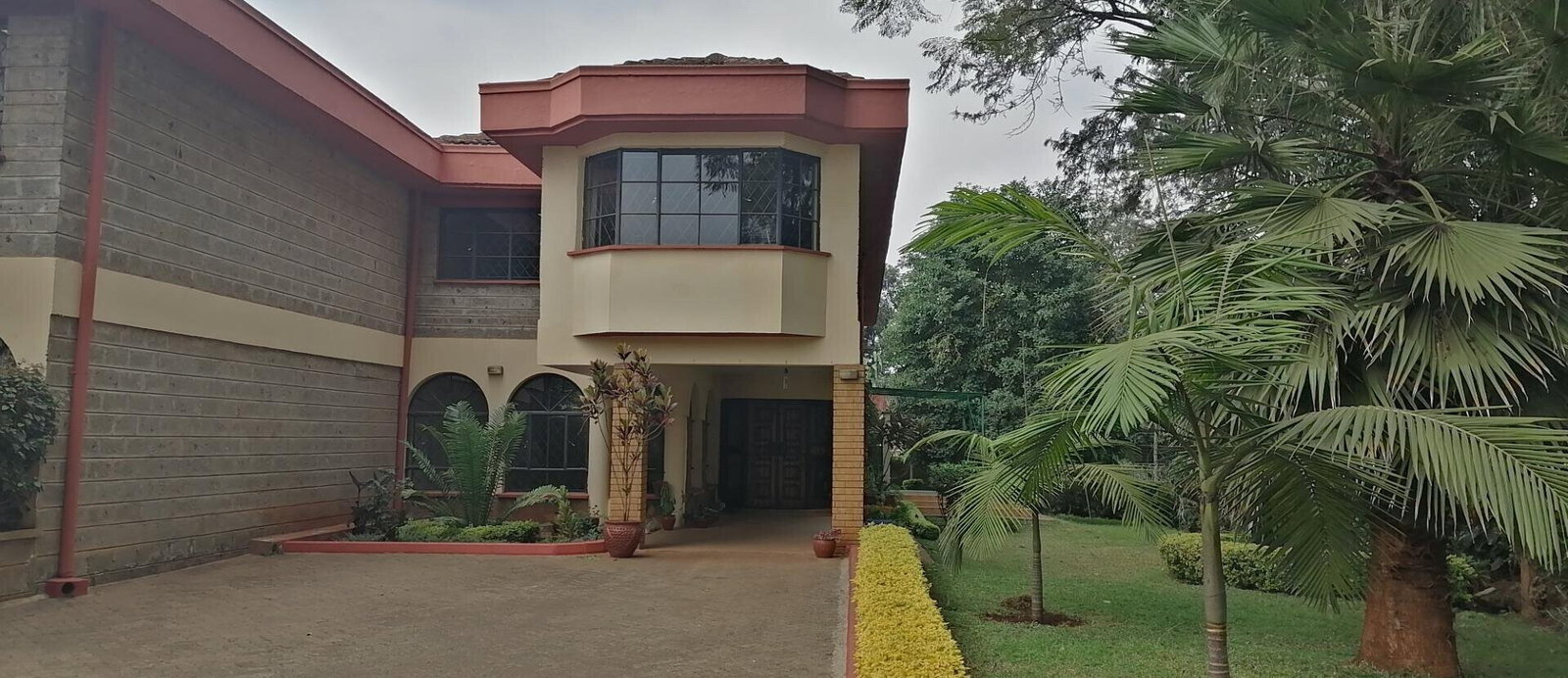 5-Ensuite Townhouse with Private Garden & DSQ - Brookside, Spring Valley
