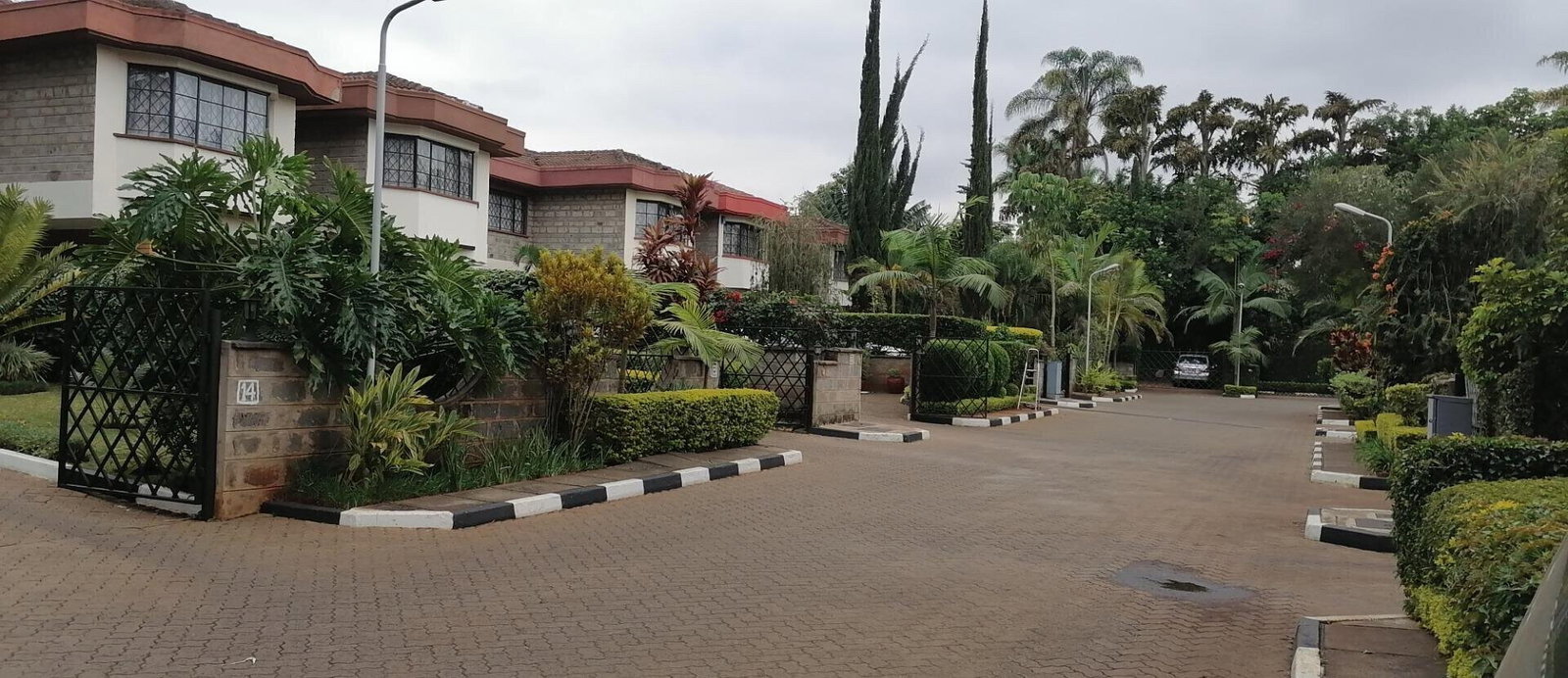 5-Ensuite Townhouse with Private Garden & DSQ - Brookside, Spring Valley