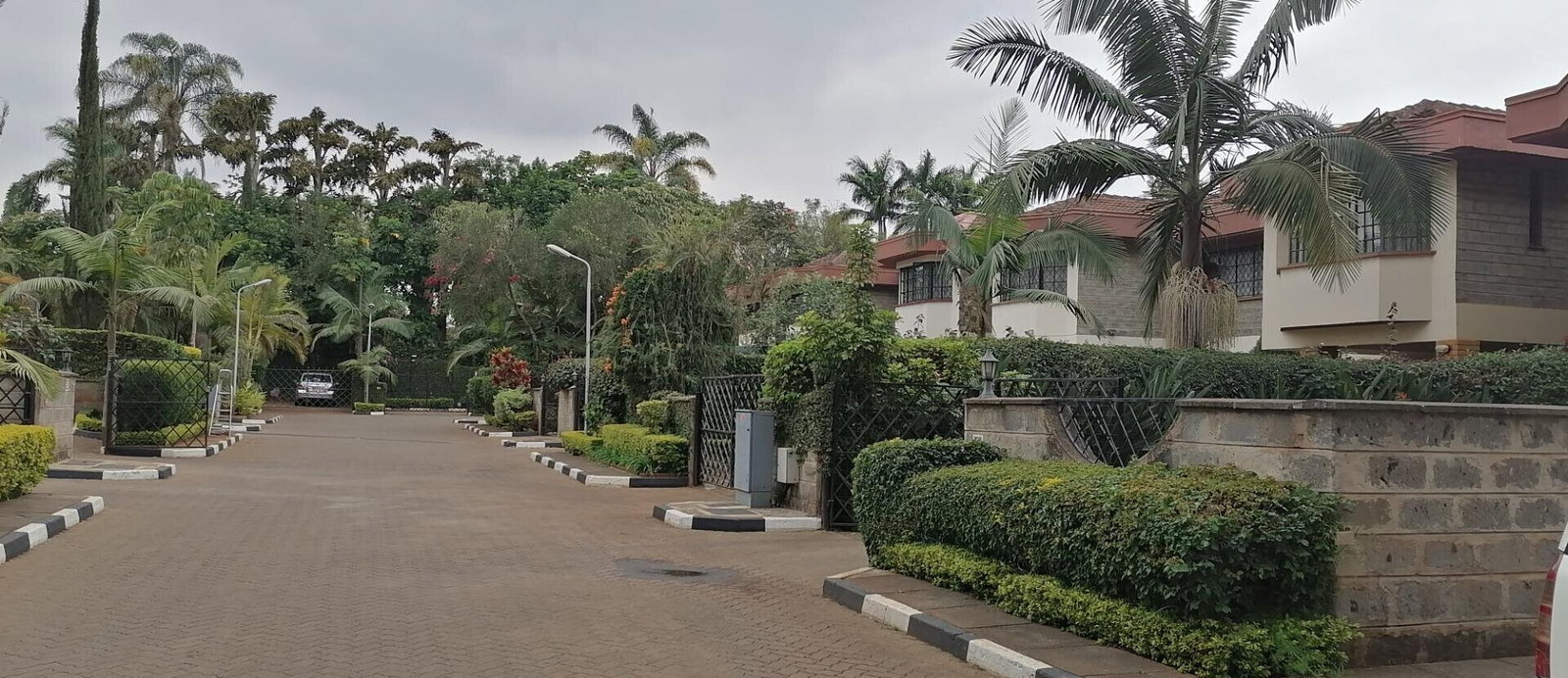 5-Ensuite Townhouse with Private Garden & DSQ - Brookside, Spring Valley