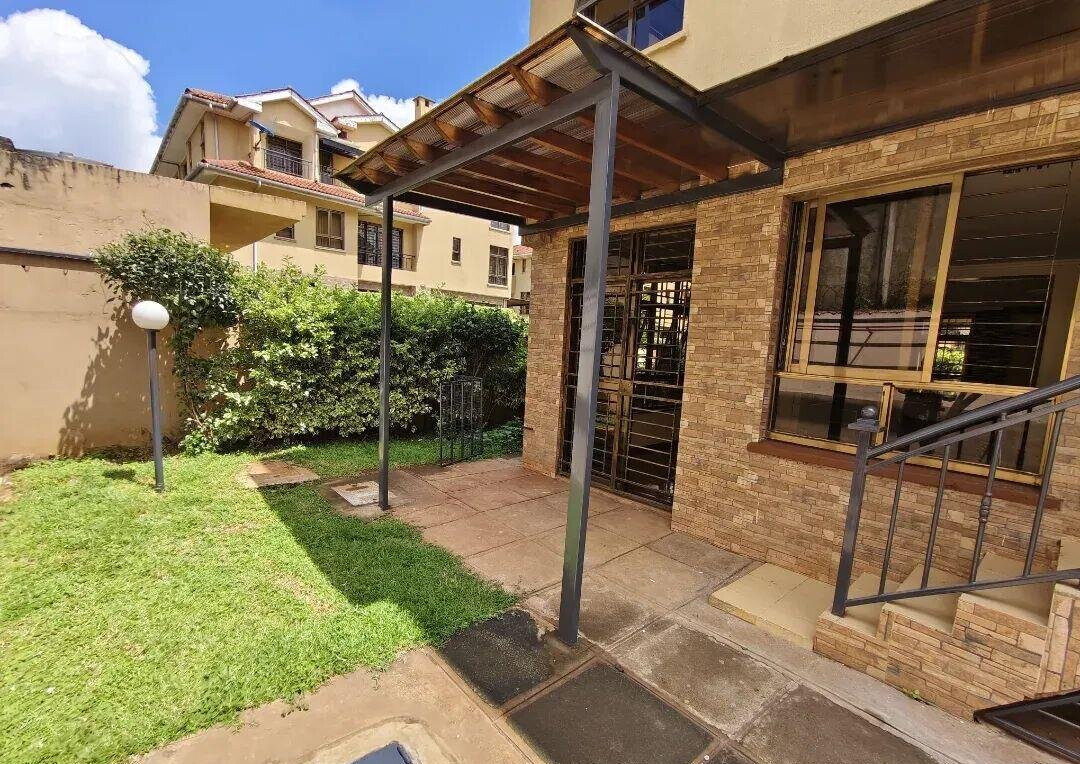 5-Ensuite Townhouse with Family Room & Pool Access - Lavington