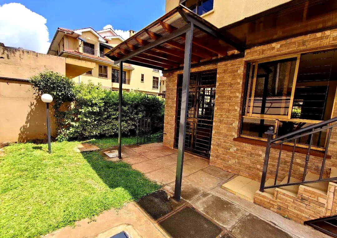 5-Ensuite Townhouse with Family Room & Pool Access - Lavington