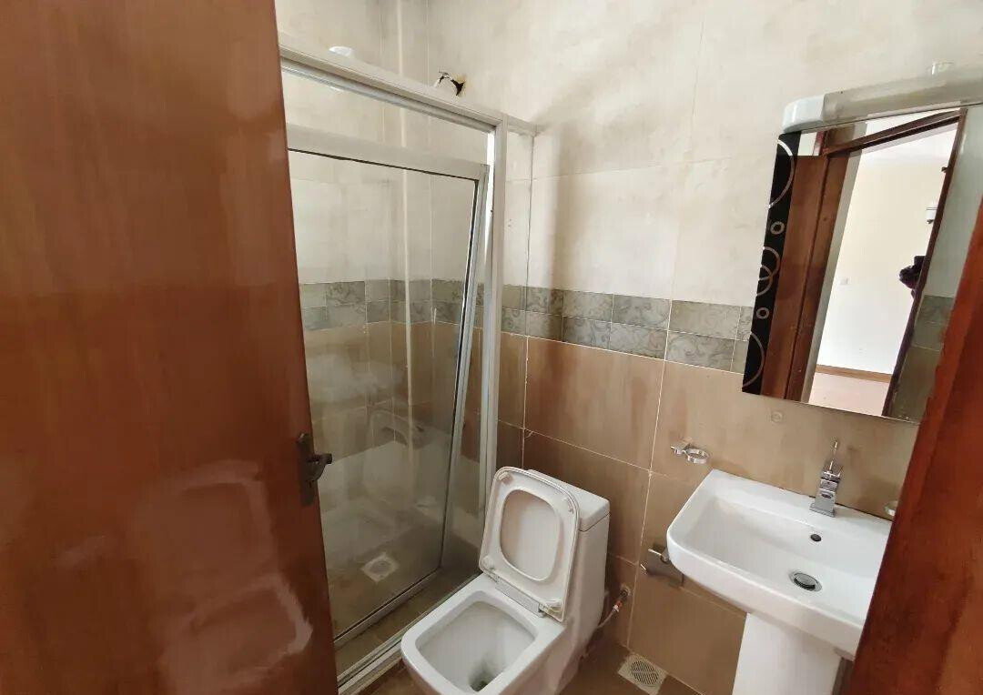 5-Ensuite Townhouse with Family Room & Pool Access - Lavington