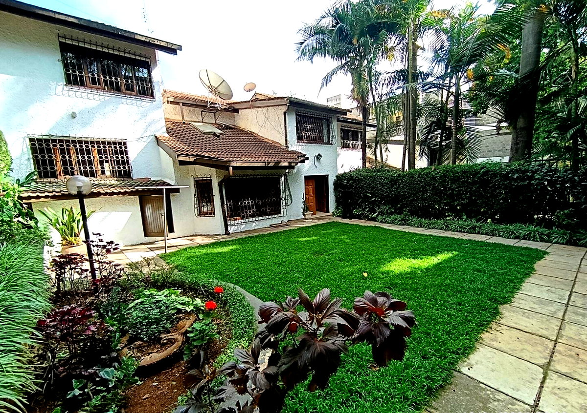 4BR Townhouse on Quiet Cul-de-Sac with Sunken Living Room - Kilimani