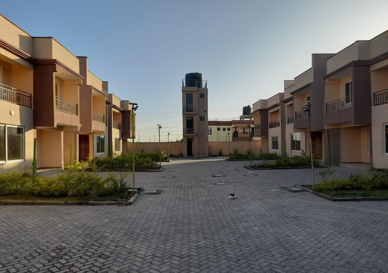 4BR Townhouse with DSQ & Granite Kitchen - Mwananchi Road, Syokimau