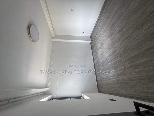 2bdrm Apartment in Argwings Yaya Area, Kilimani for rent