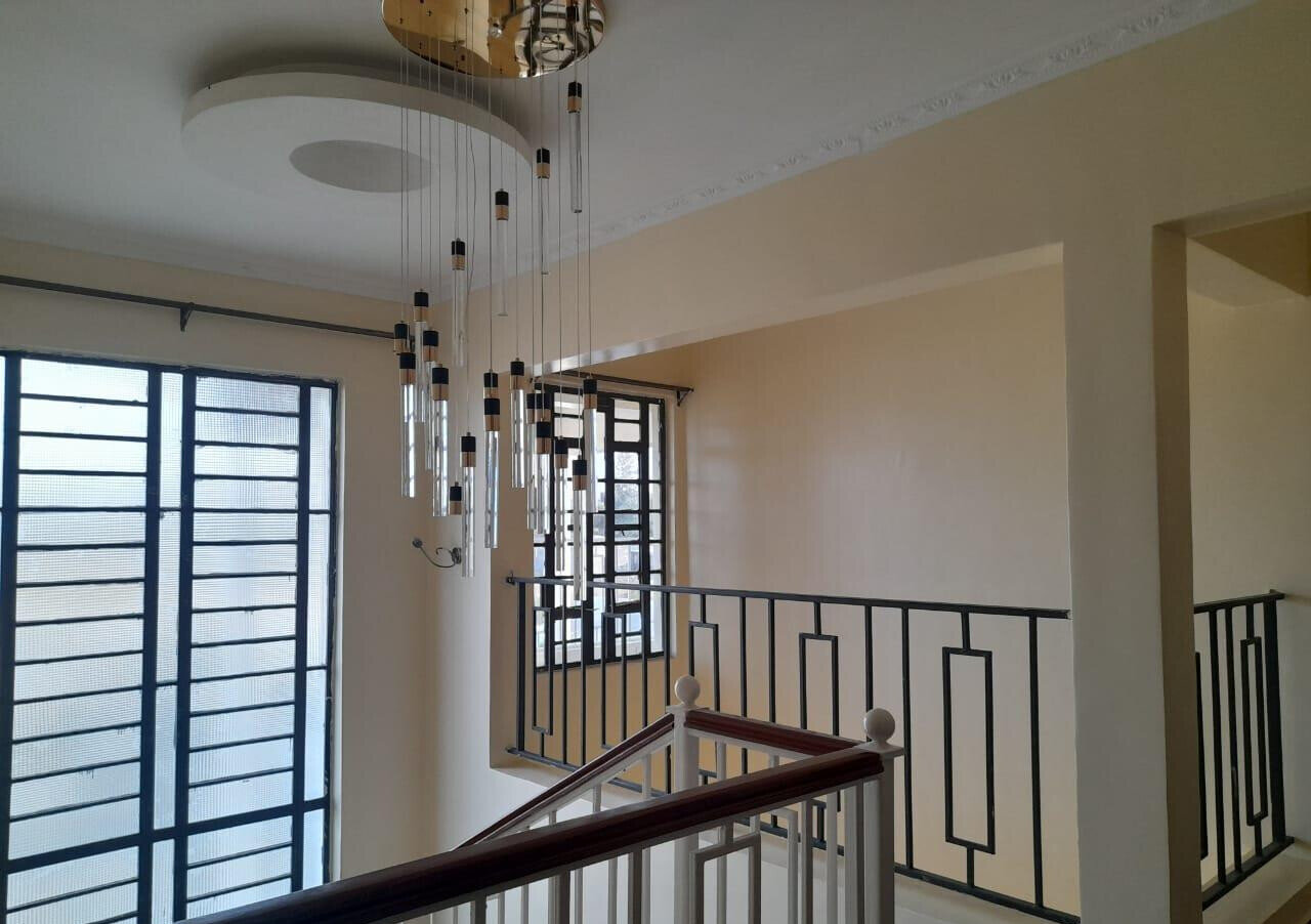 5BR All-Ensuite Townhouse with Fireplace & Borehole – Katani