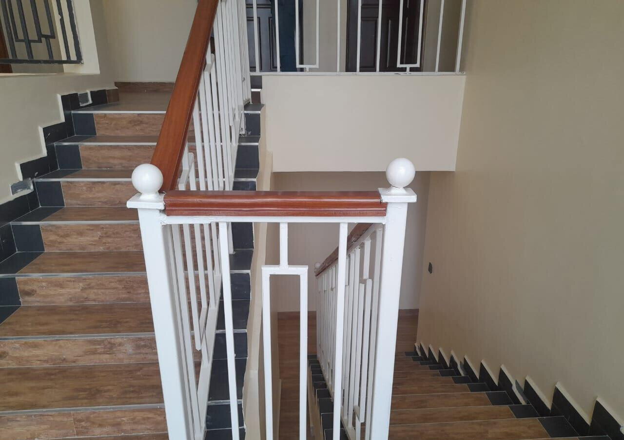5BR All-Ensuite Townhouse with Fireplace & Borehole – Katani