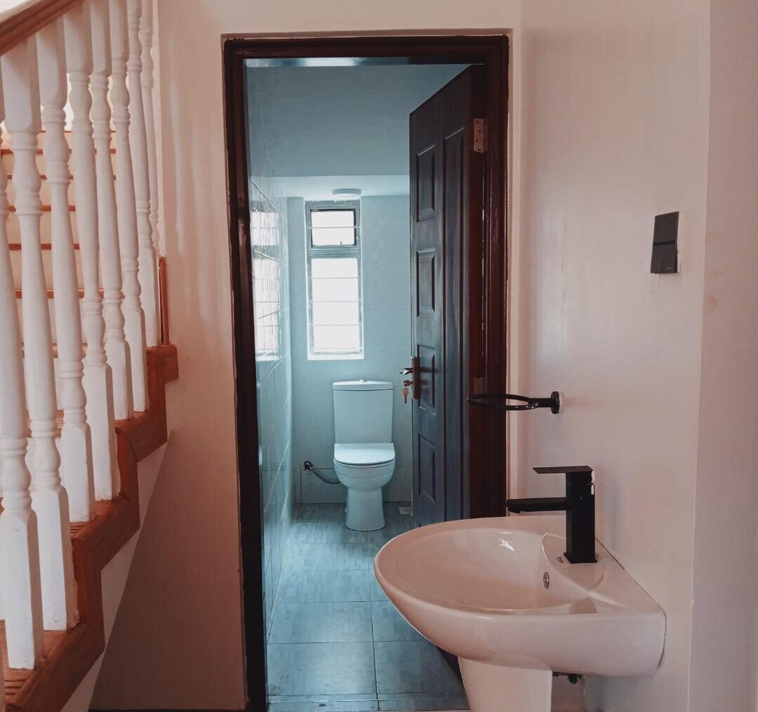 4BR All-Ensuite Maisonette in Gated Community of 6 - Kibiku