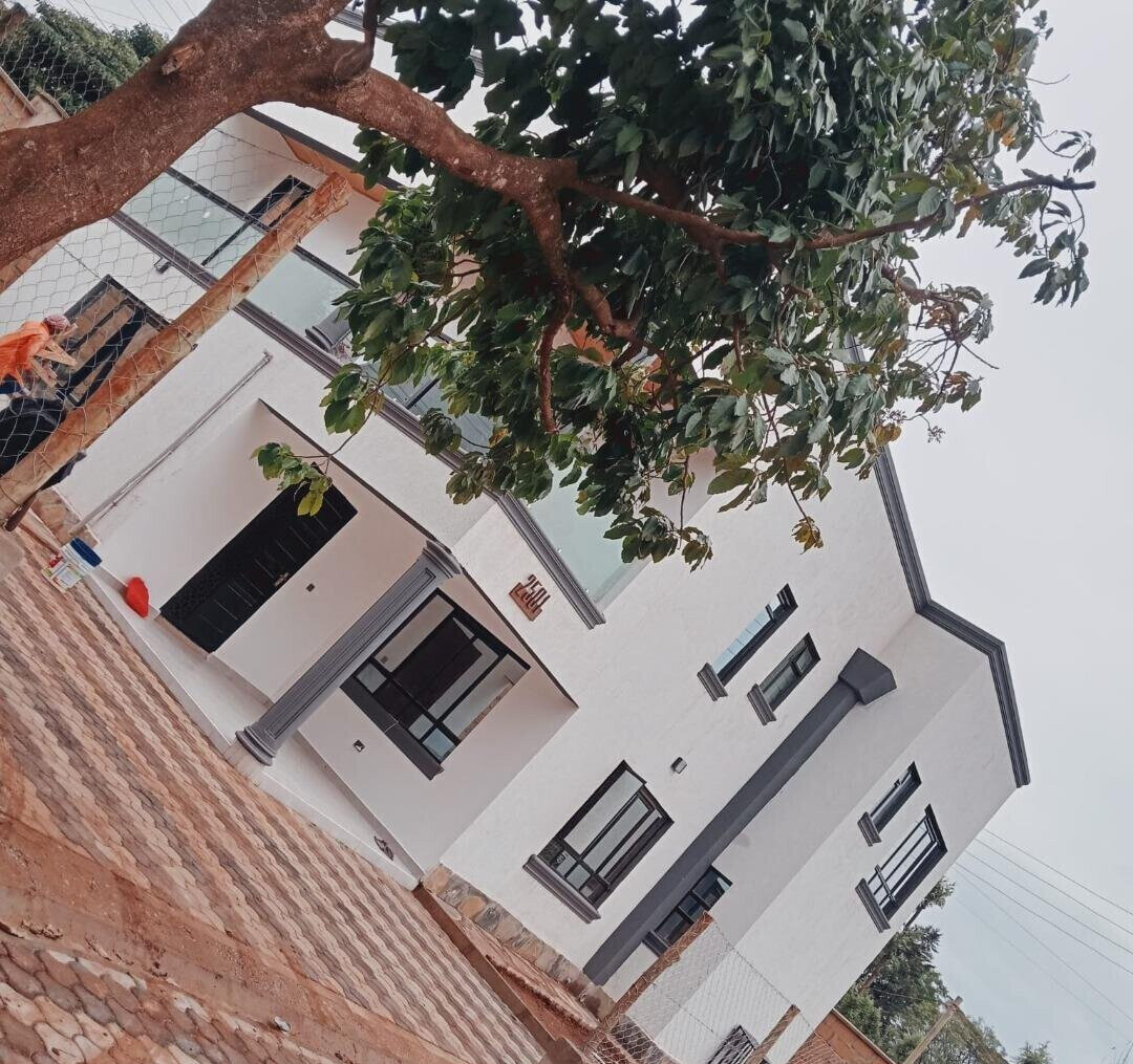 4BR All-Ensuite Maisonette in Gated Community of 6 - Kibiku