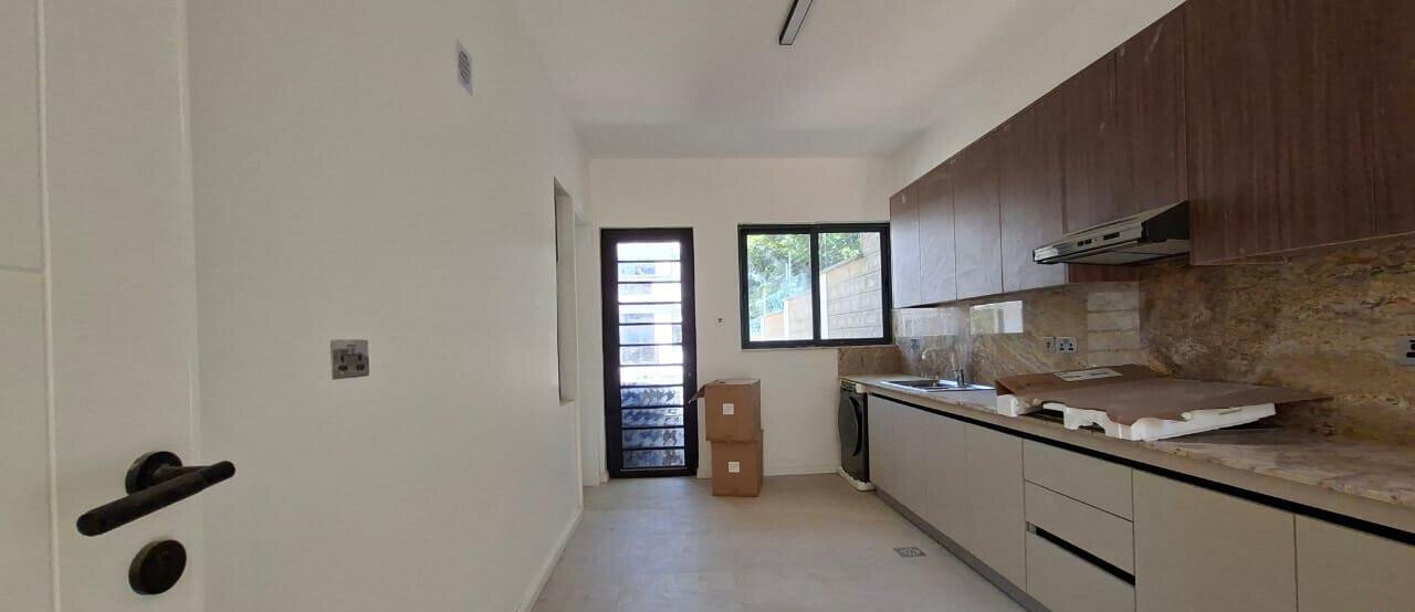 5BR Townhouse with Garden at KSh 115M