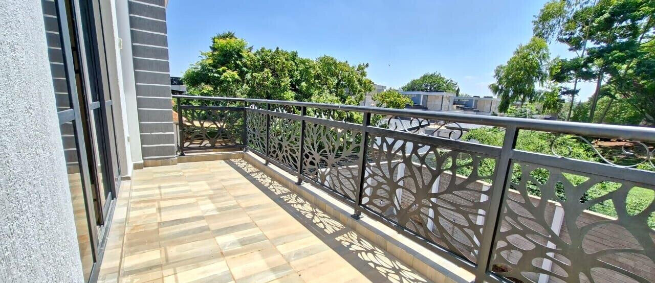 5BR Townhouse with Garden at KSh 115M