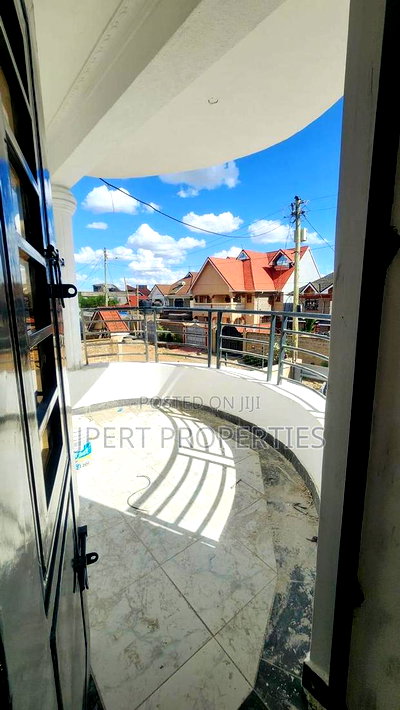 5bdrm Maisonette in Membely, Membley Estate for sale - Image 3