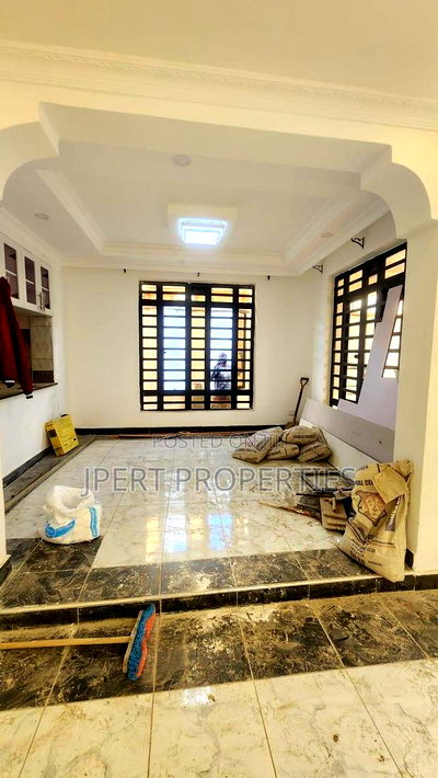5bdrm Maisonette in Membely, Membley Estate for sale - Image 7