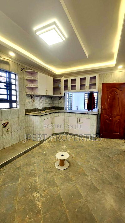 5bdrm Maisonette in Membely, Membley Estate for sale - Image 5