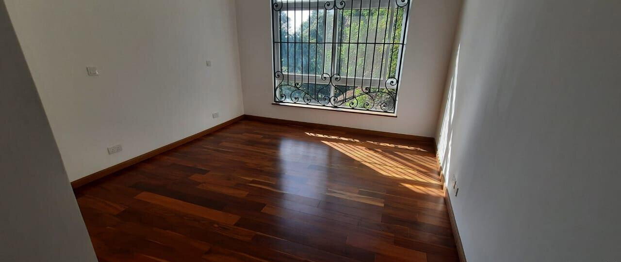 Brand New 5-Ensuite Townhouse with Library & Fireplace - Lavington