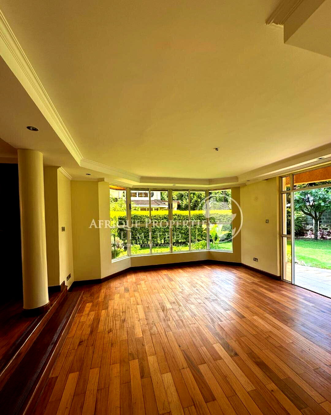 3-Level Townhouse with Fireplace, Gym & Jacuzzi - Lavington