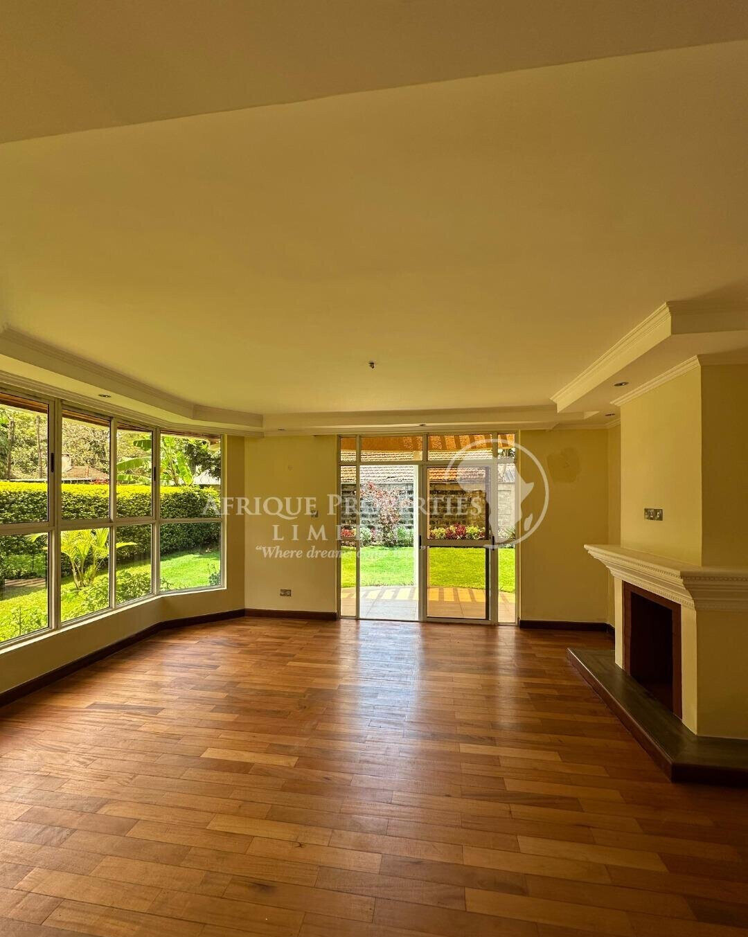3-Level Townhouse with Fireplace, Gym & Jacuzzi - Lavington